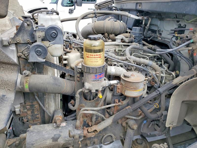 2015 Hino 258/268 BOX Truck