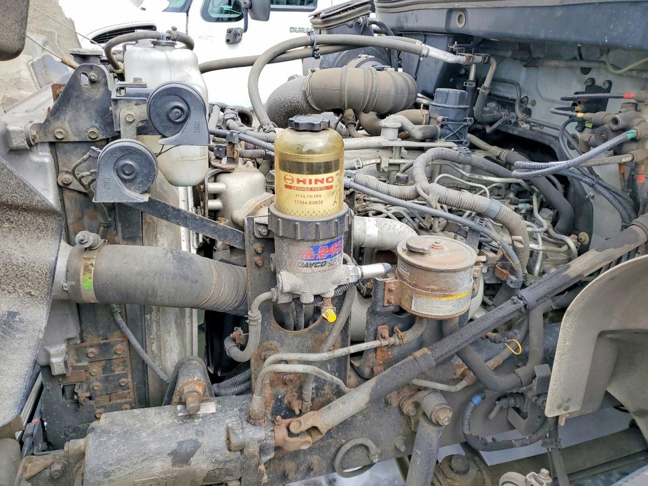 2015 Hino 258/268 BOX Truck