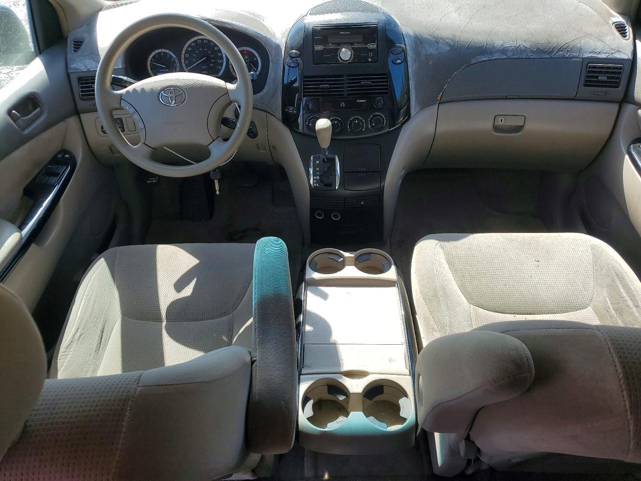 2005 Toyota Sienna ce