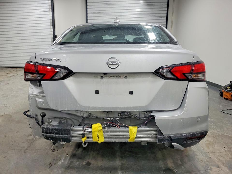2025 Nissan Versa sv