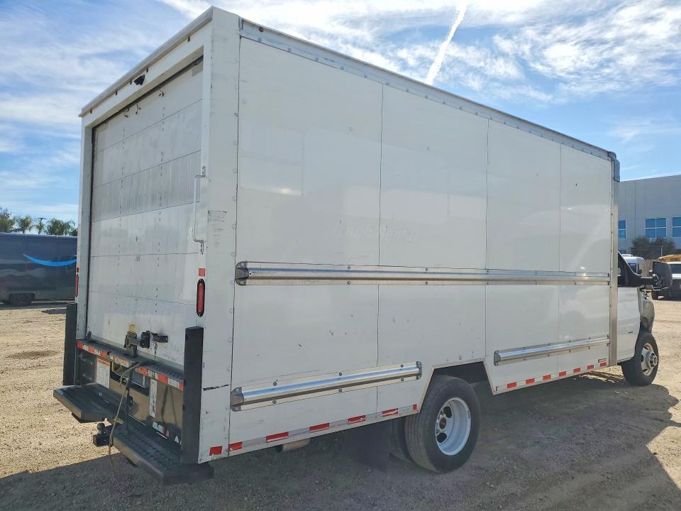 2021 GMC Savana BOX Truck