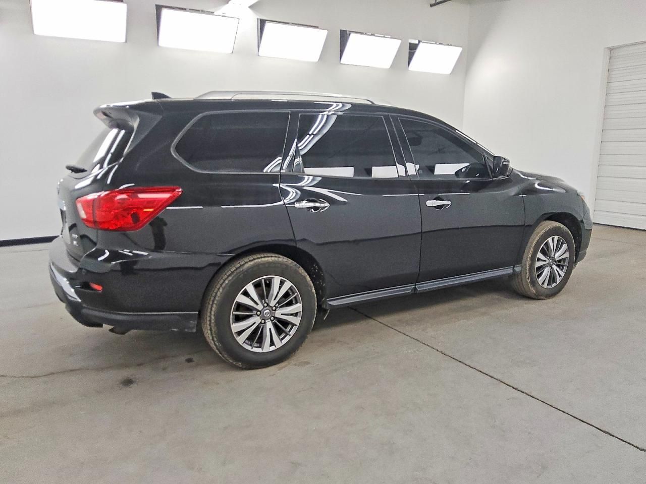 2020 Nissan Pathfinder sl