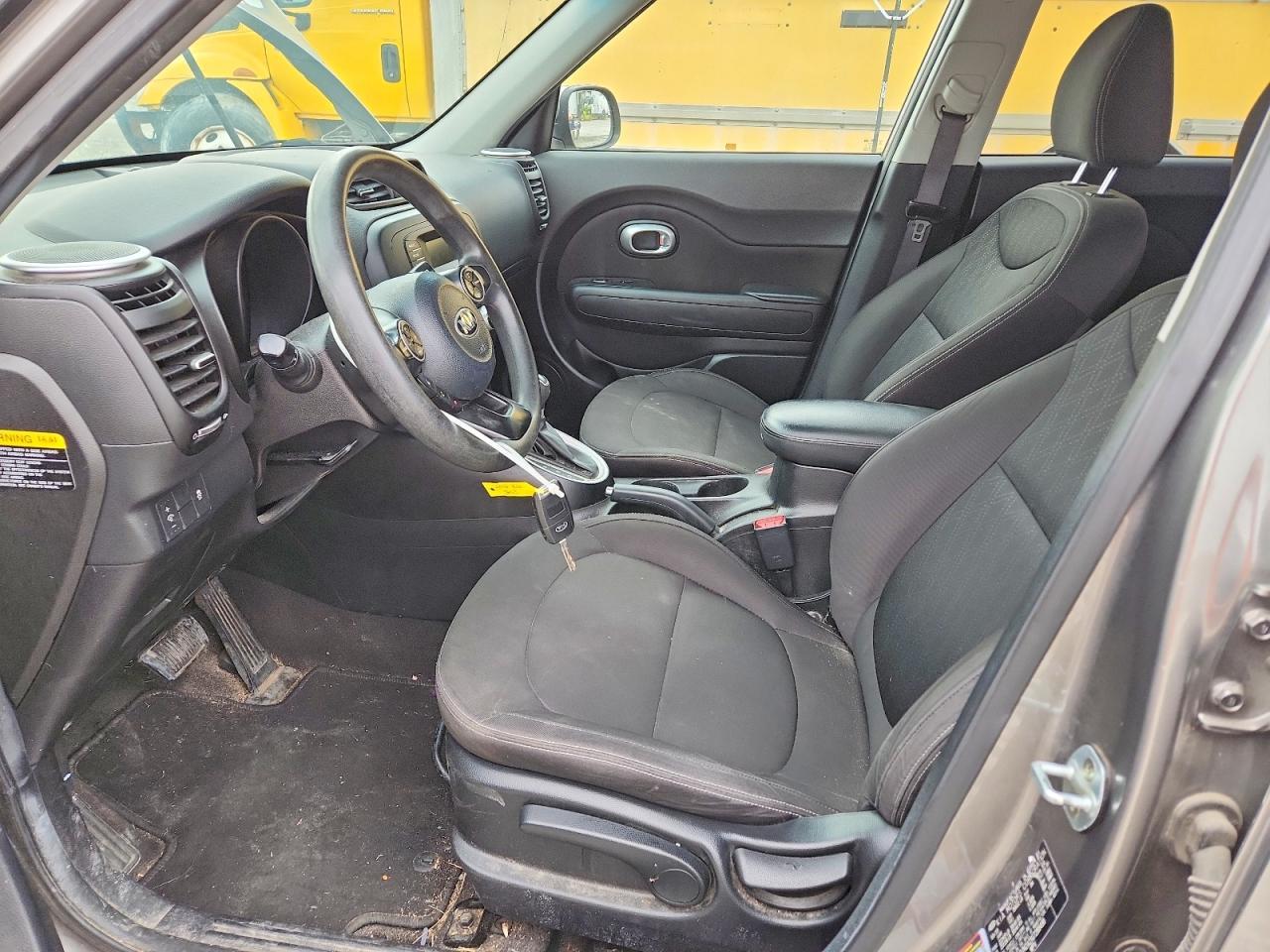 2016 KIA Soul Base