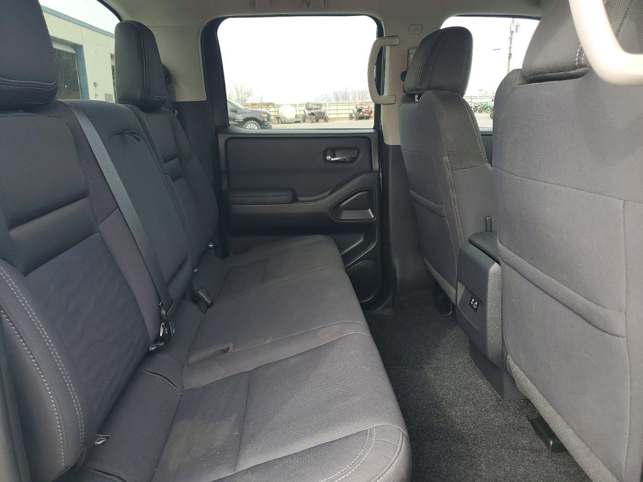 2022 Nissan Frontier SV