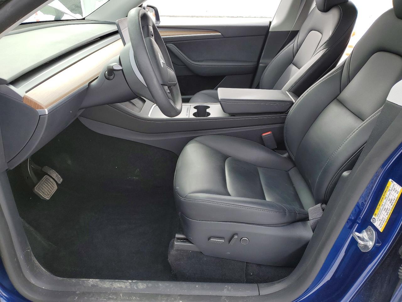 2025 Tesla Model y