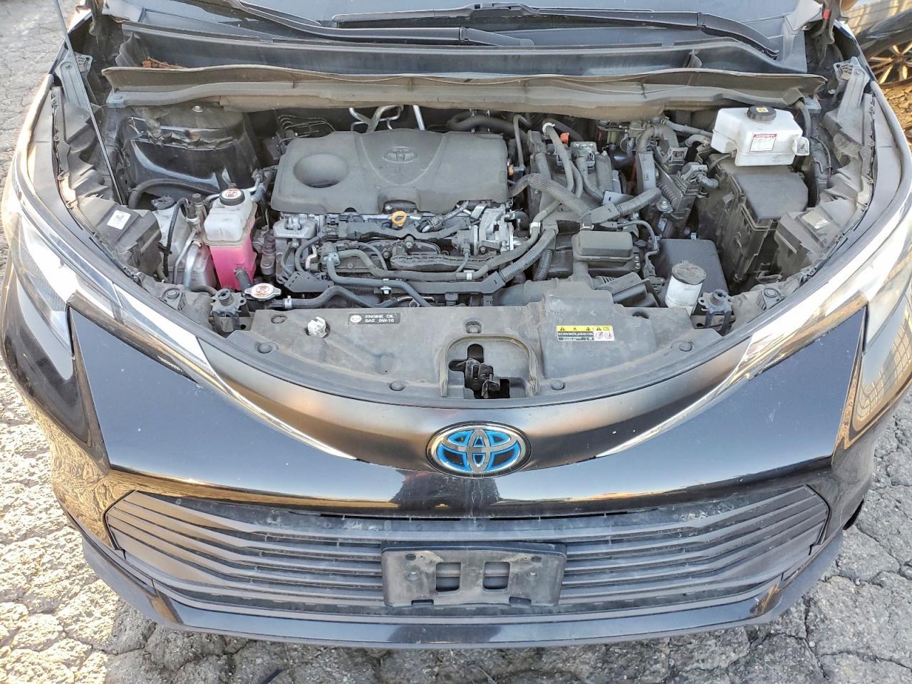 2021 Toyota Sienna le