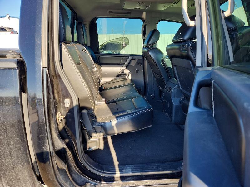 2013 Nissan Titan SV