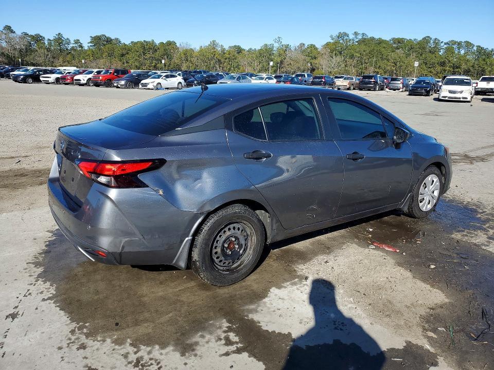 2021 Nissan Versa s