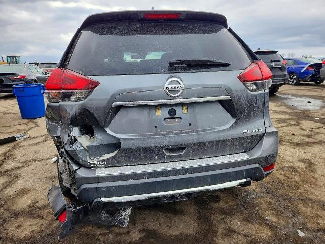 2017 Nissan Rogue sv