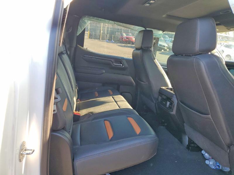 2023 GMC Sierra K1500 AT4