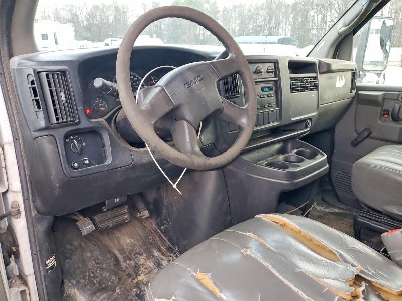 2007 GMC Savana Cutaway G3500