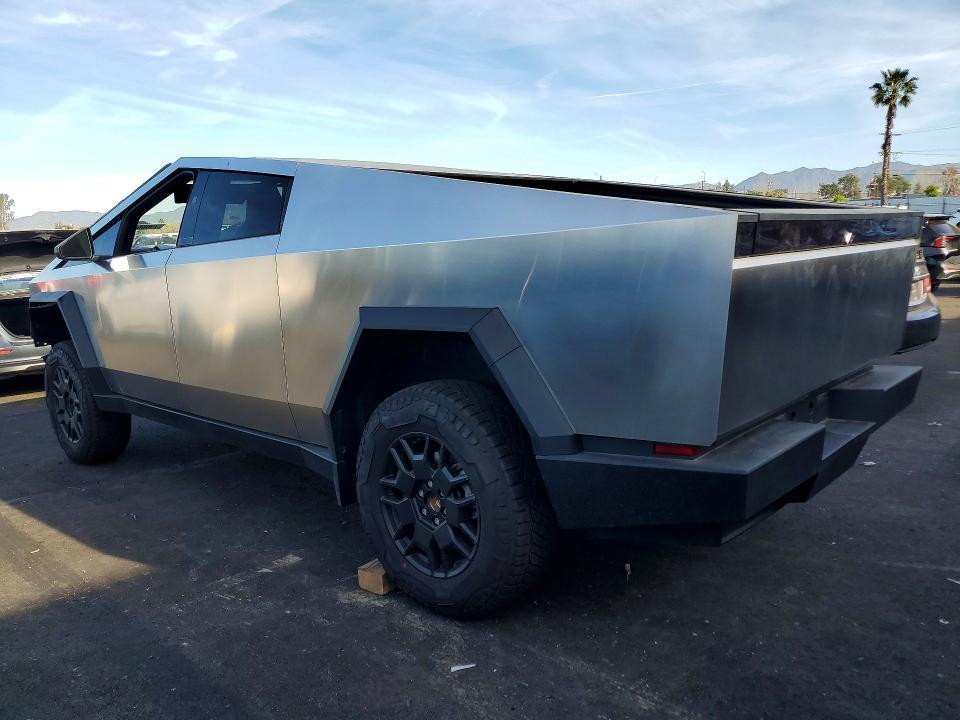 2025 Tesla Cybertruck