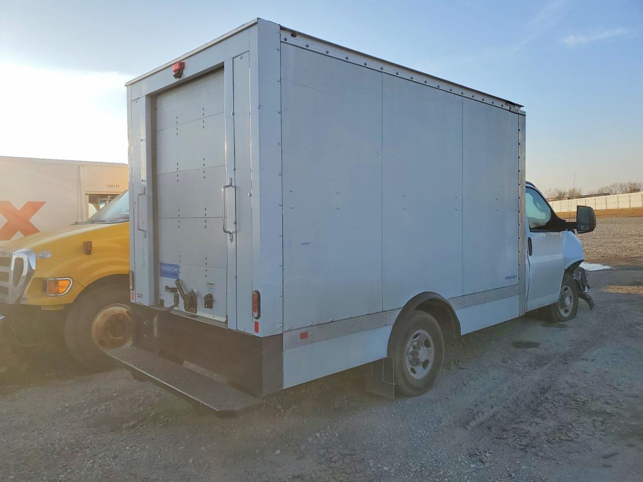 2023 Chevrolet Express BOX Truck