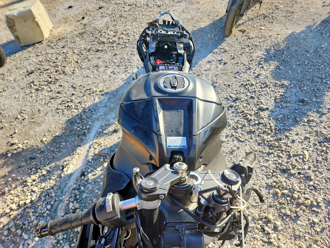 2025 Kawasaki ZX1002 L