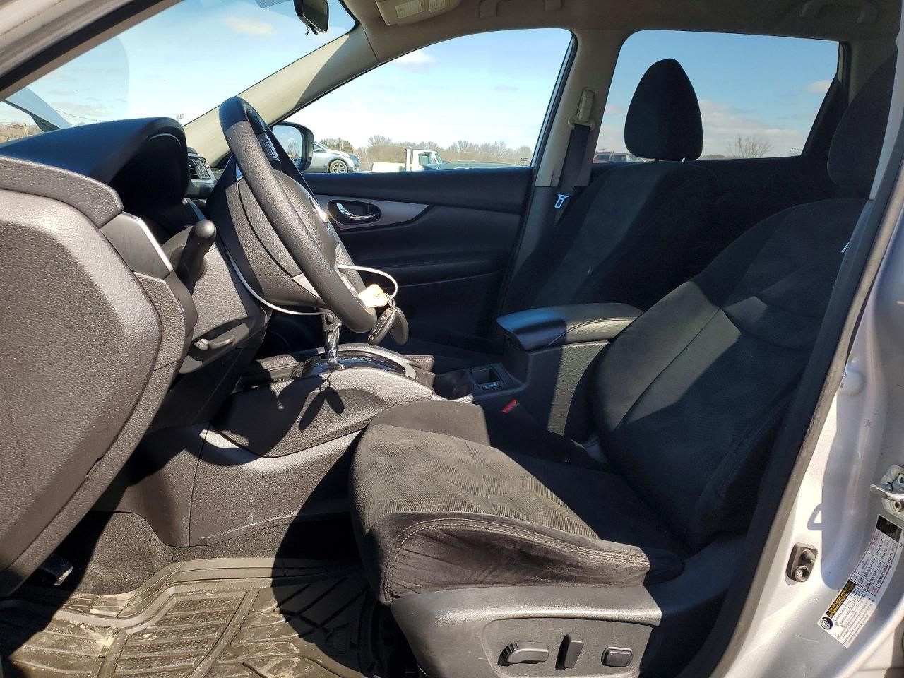 2015 Nissan Rogue sv