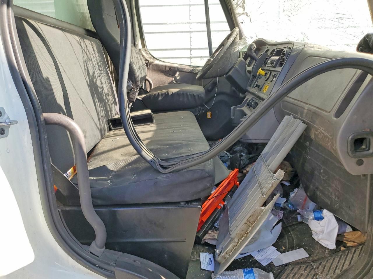 2020 Freightliner M2 106 MED-BOX Truck