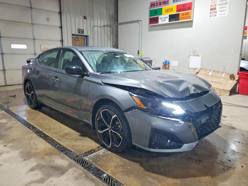 2024 Nissan Altima 2.5 sr