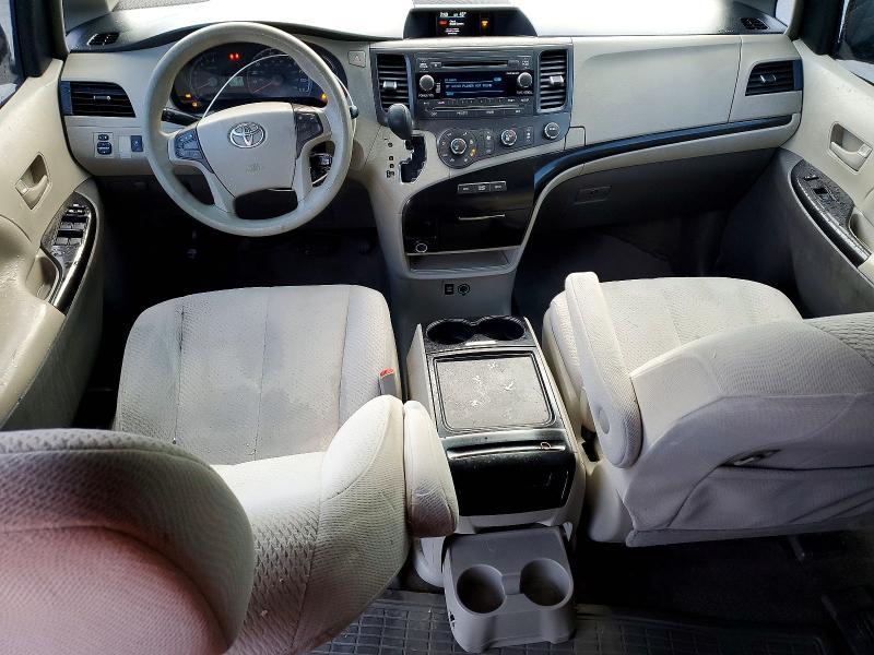 2012 Toyota Sienna le 8-passenger