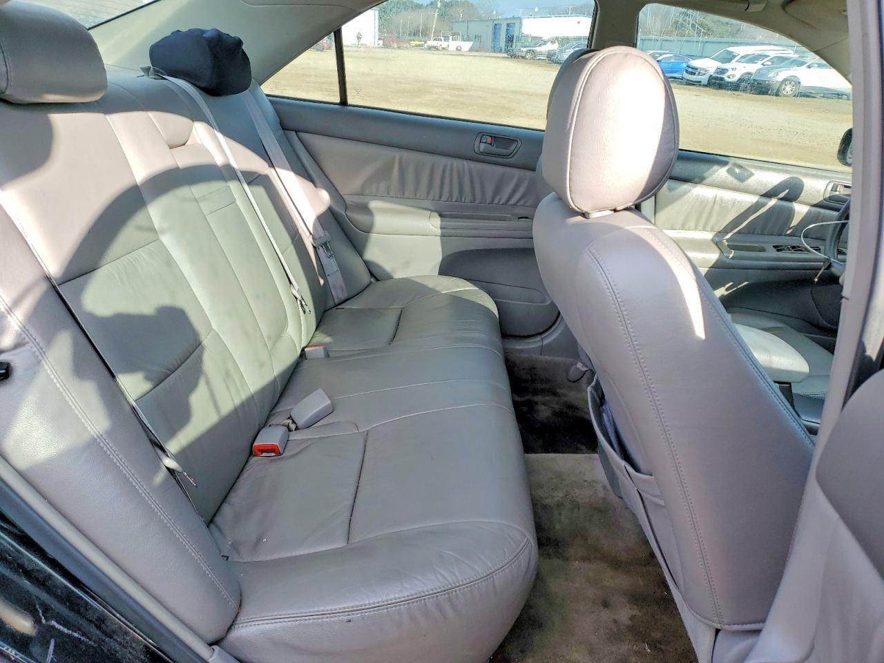 2004 Toyota Camry le
