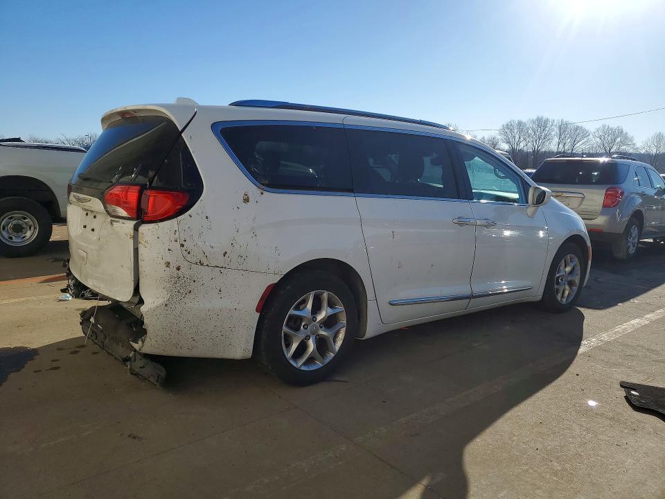 2020 Chrysler Pacifica Touring l