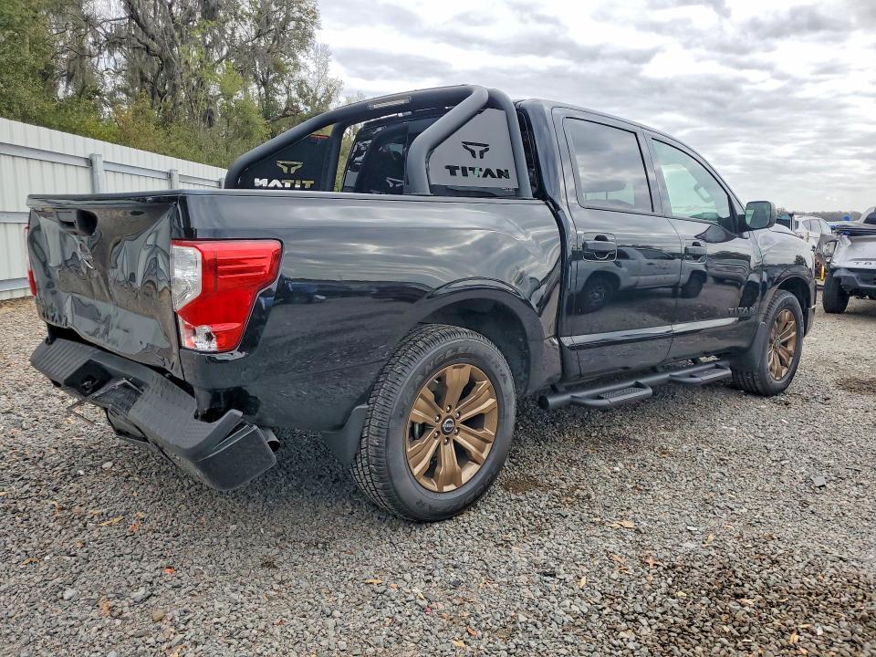 2024 Nissan Titan SV