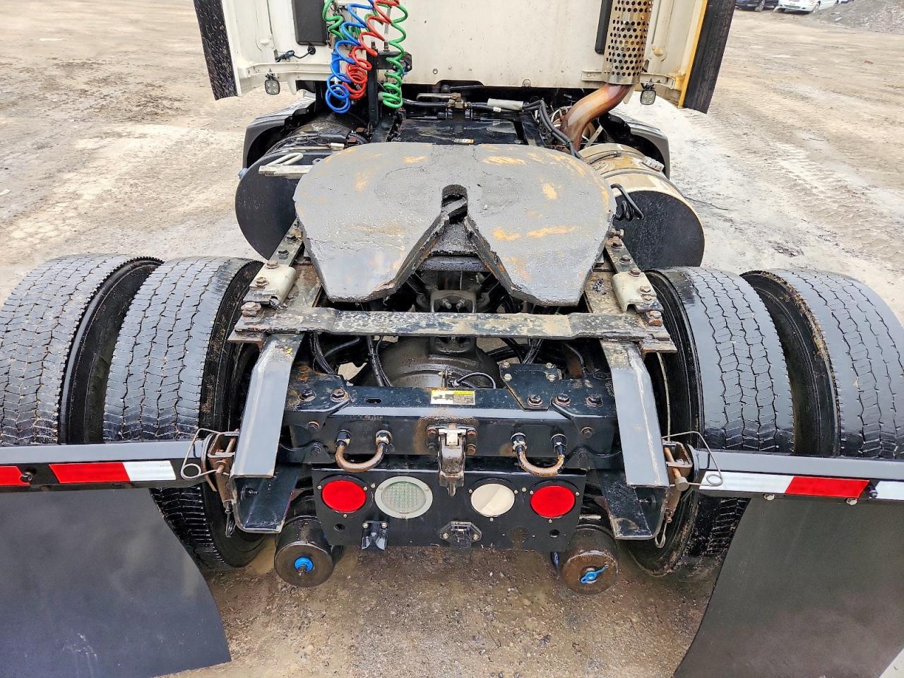 2016 Kenworth T680 Semi Truck