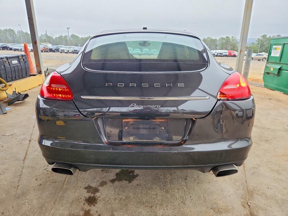 2012 Porsche Panamera 2