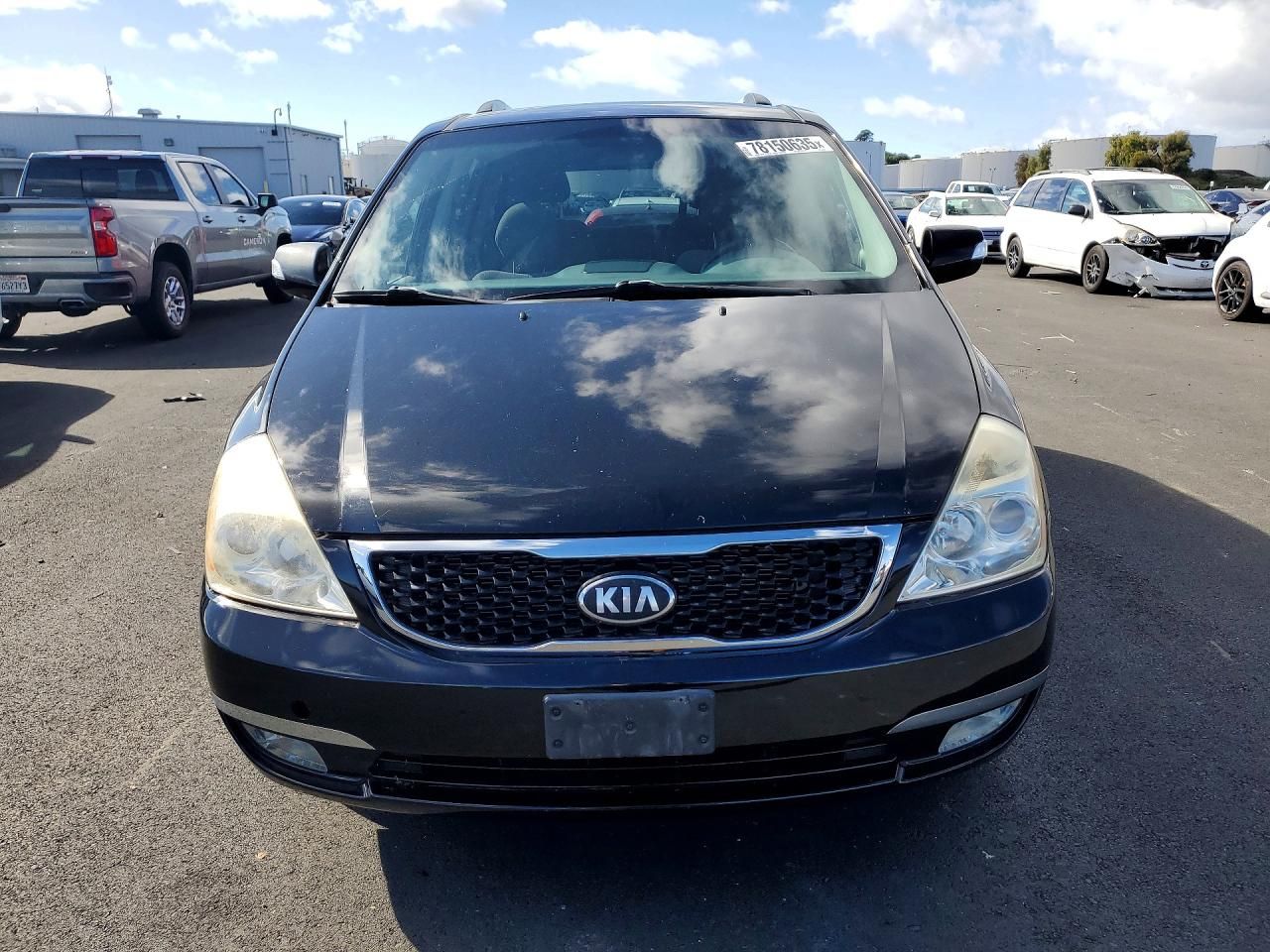 2014 KIA Sedona lx