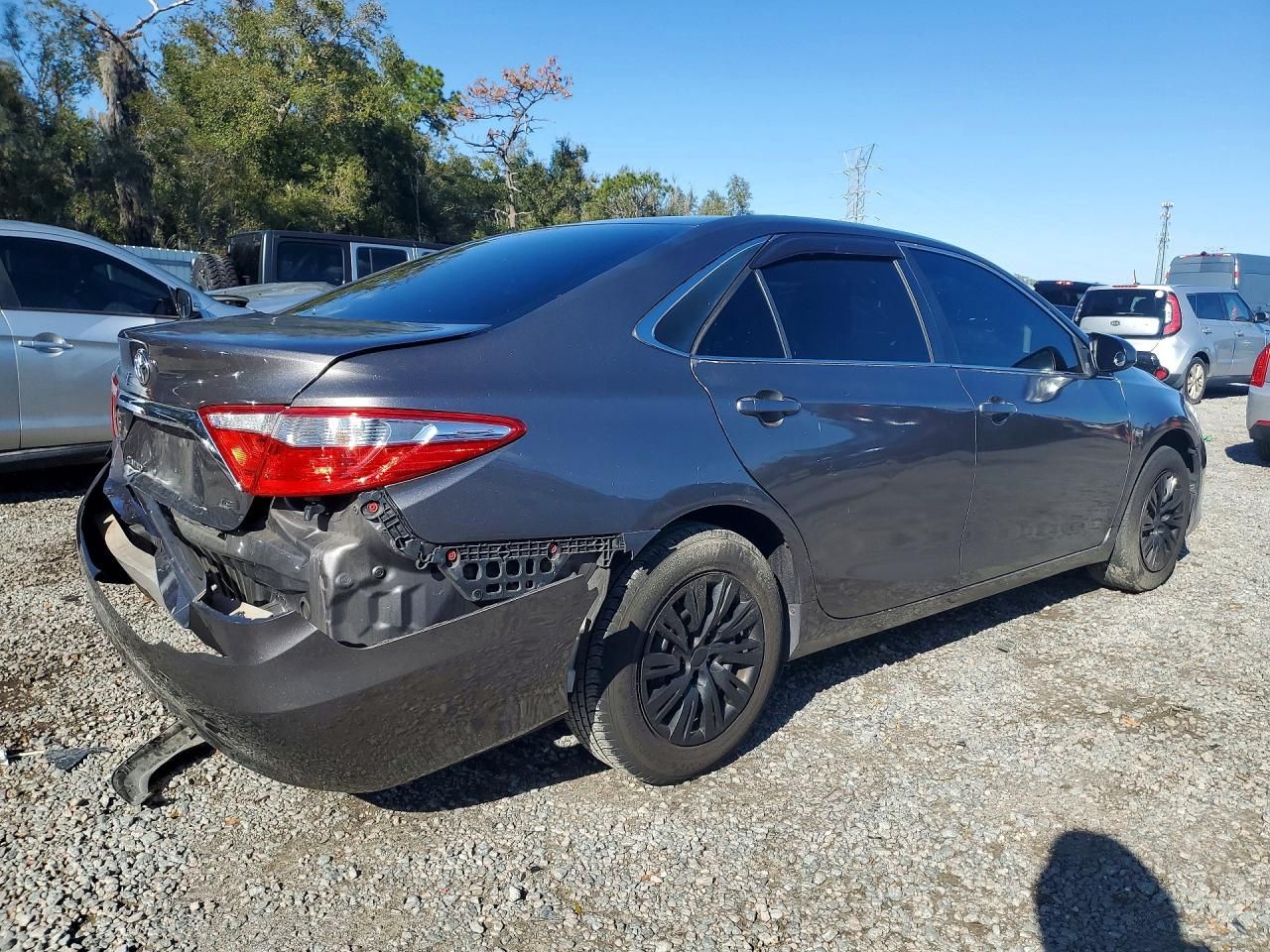 2016 Toyota Camry le
