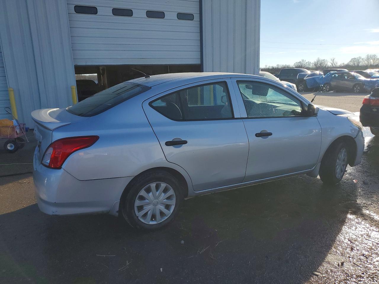 2018 Nissan Versa s Plus