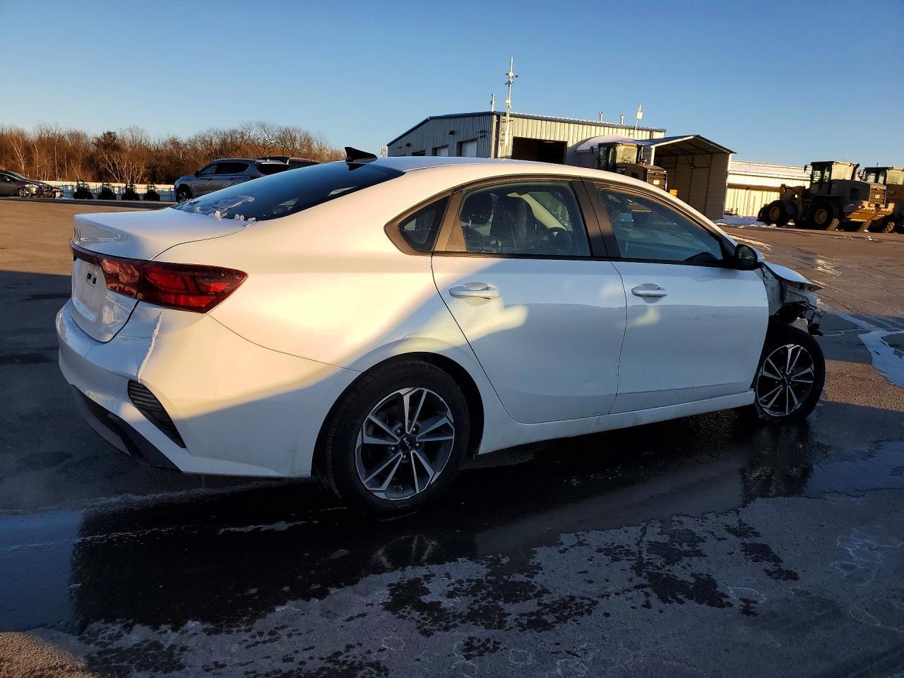 2023 KIA Forte lx