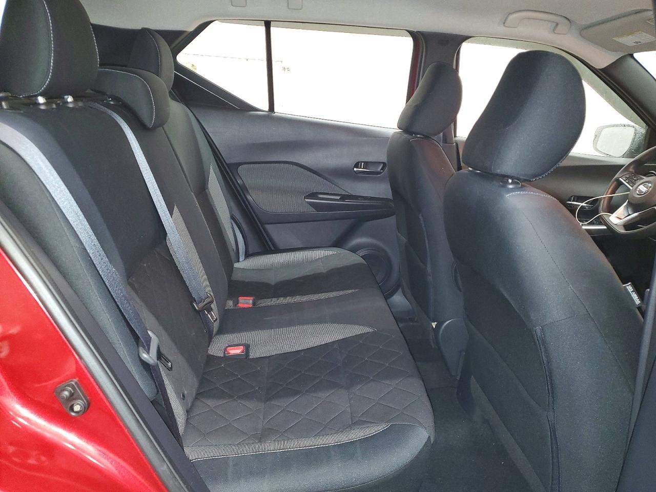 2019 Nissan Kicks s