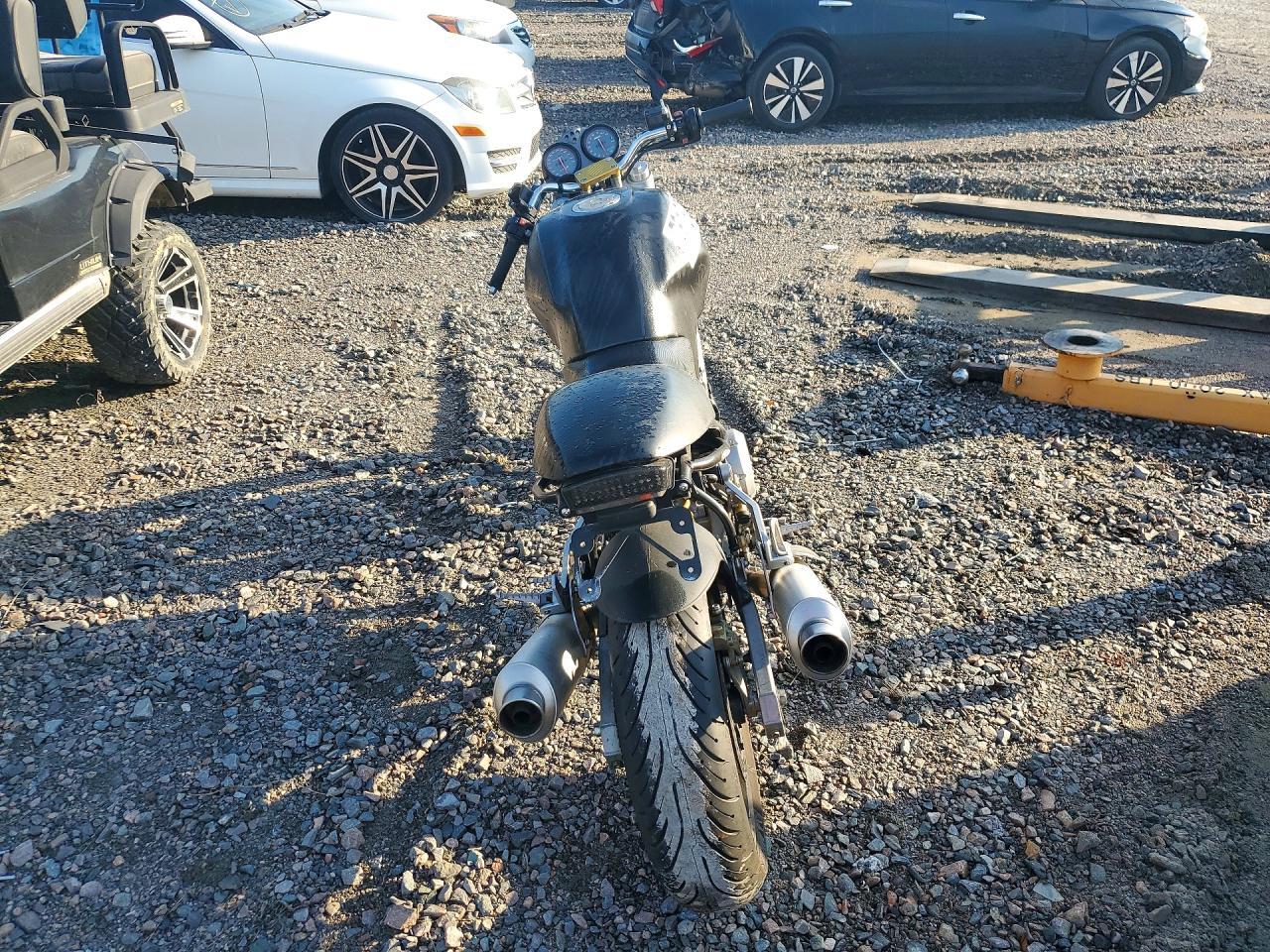 2001 Ducati M750