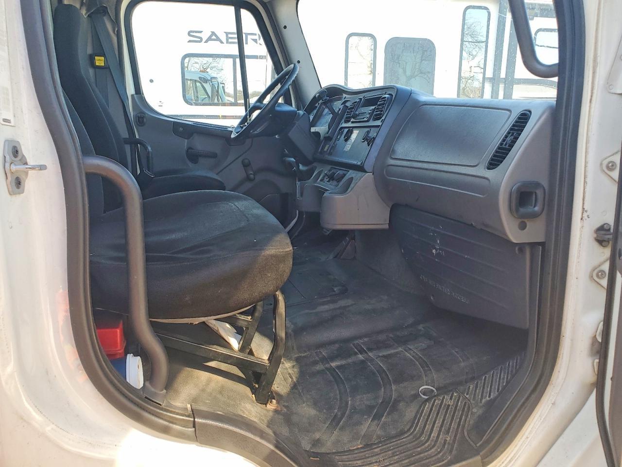 2012 Freightliner Business Class M2 BOX Truck