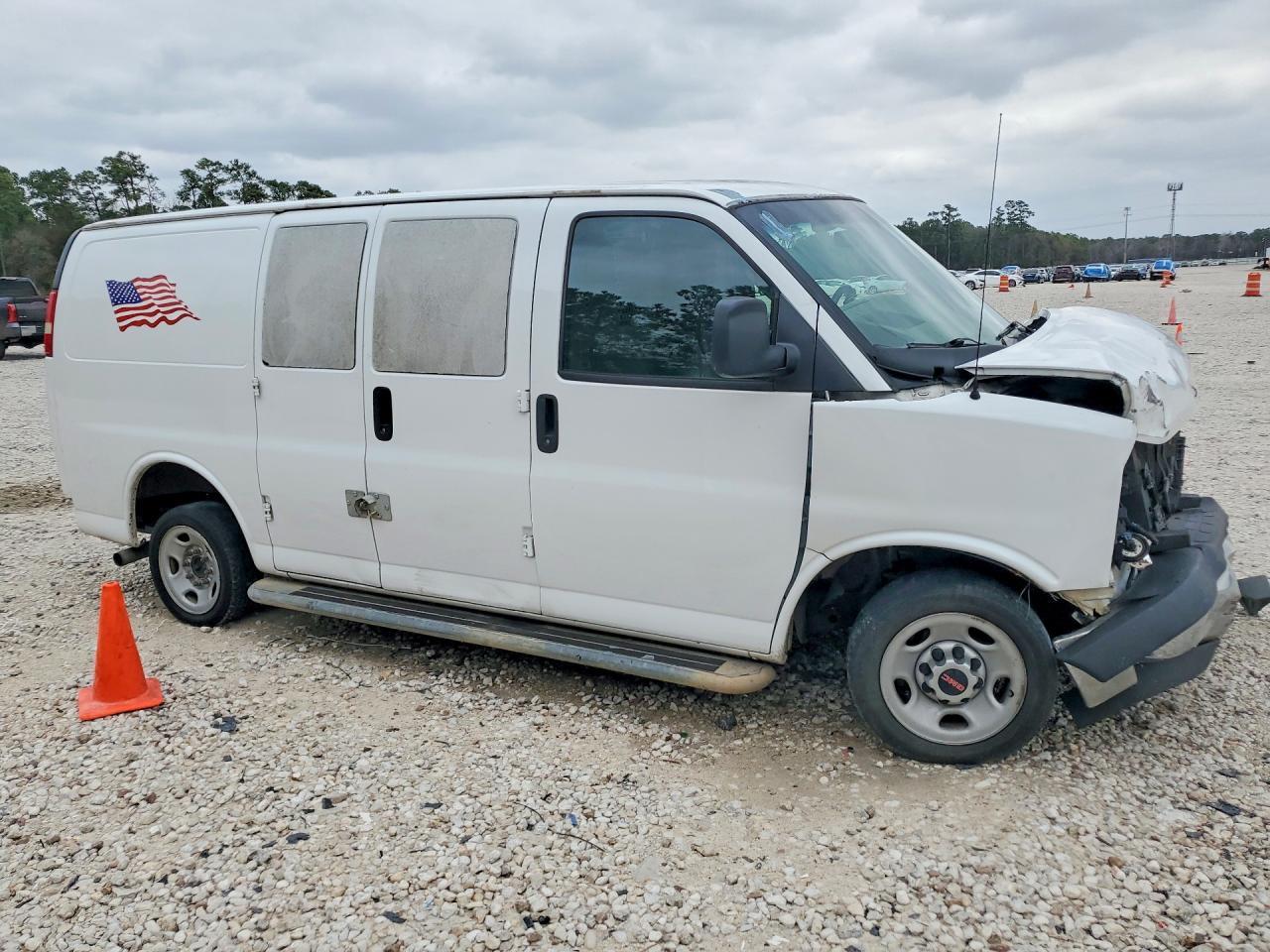 2017 GMC Savana Cargo 2500 13