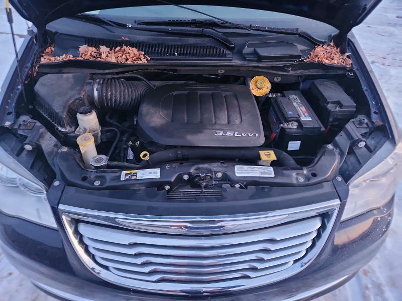 2015 Chrysler Town & Country Touring l