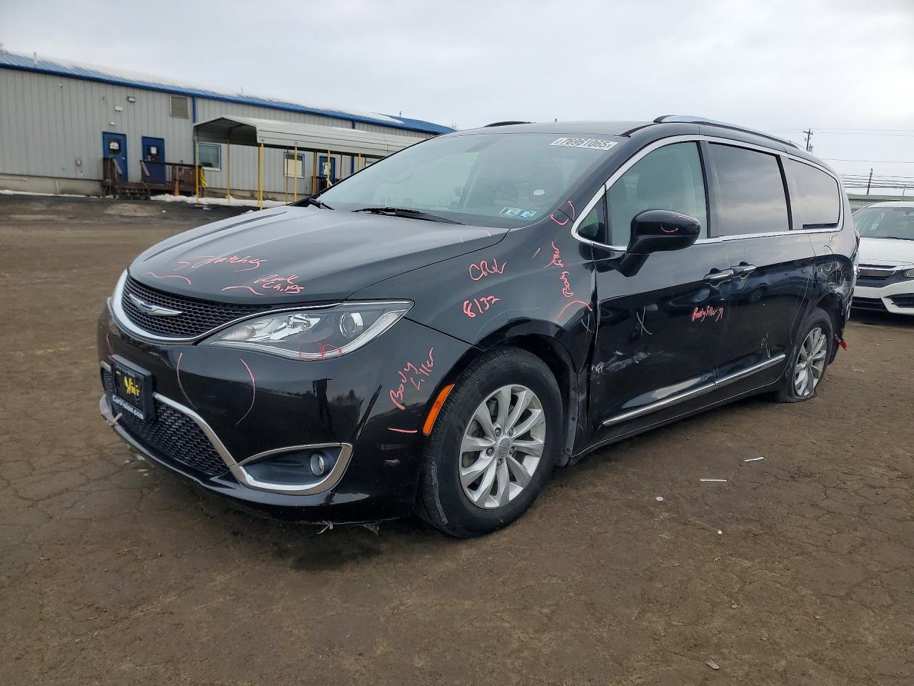 2018 Chrysler Pacifica Touring l