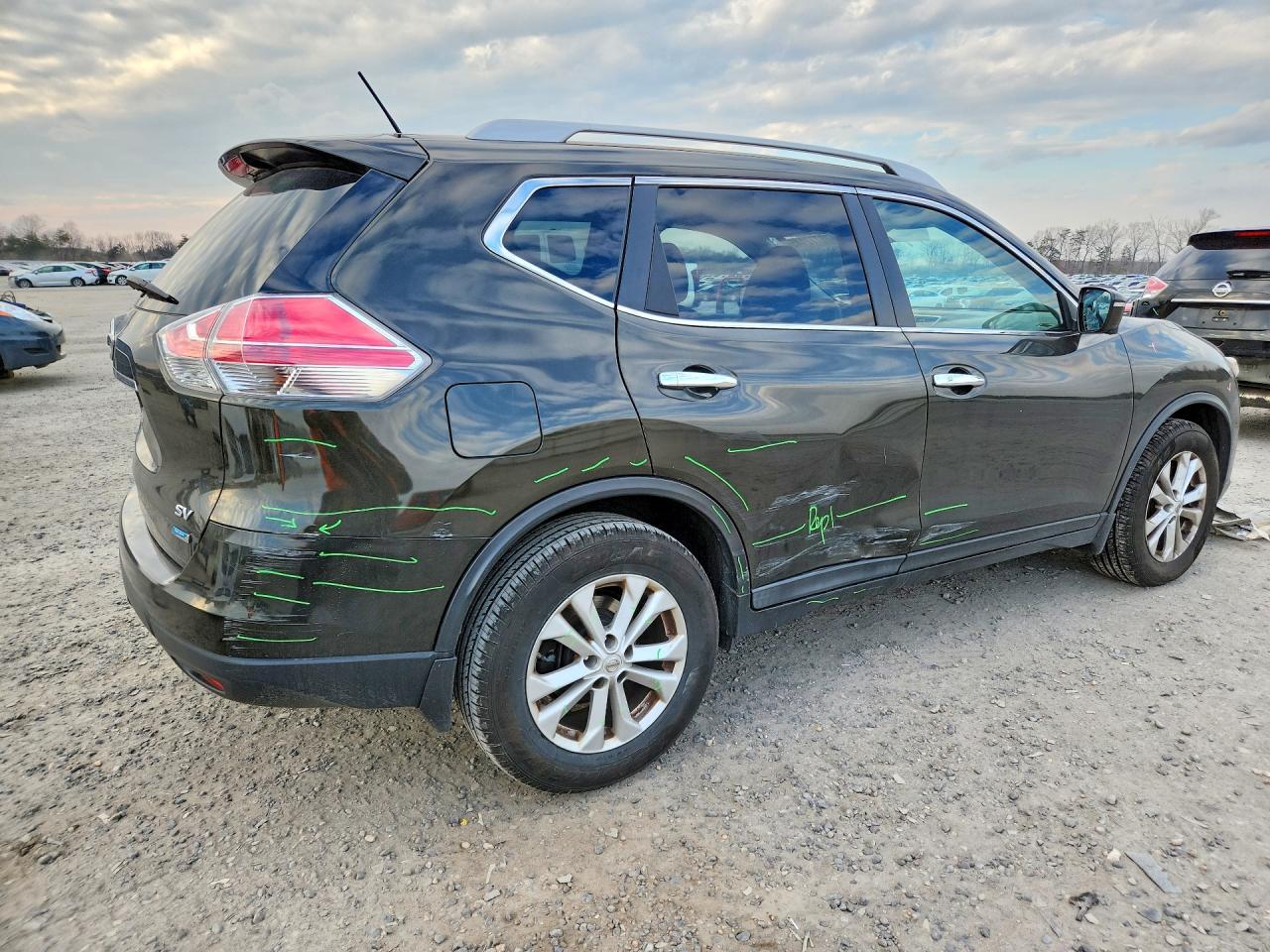 2014 Nissan Rogue sv