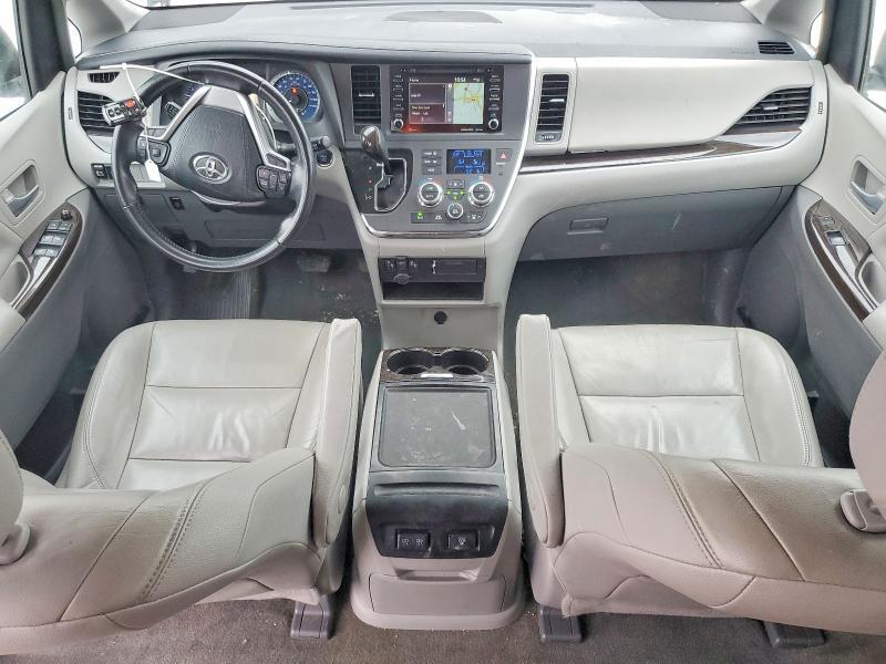 2019 Toyota Sienna xle 8-passenger