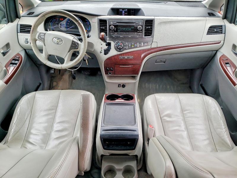 2013 Toyota Sienna xle