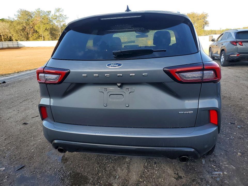 2024 Ford Escape st Line