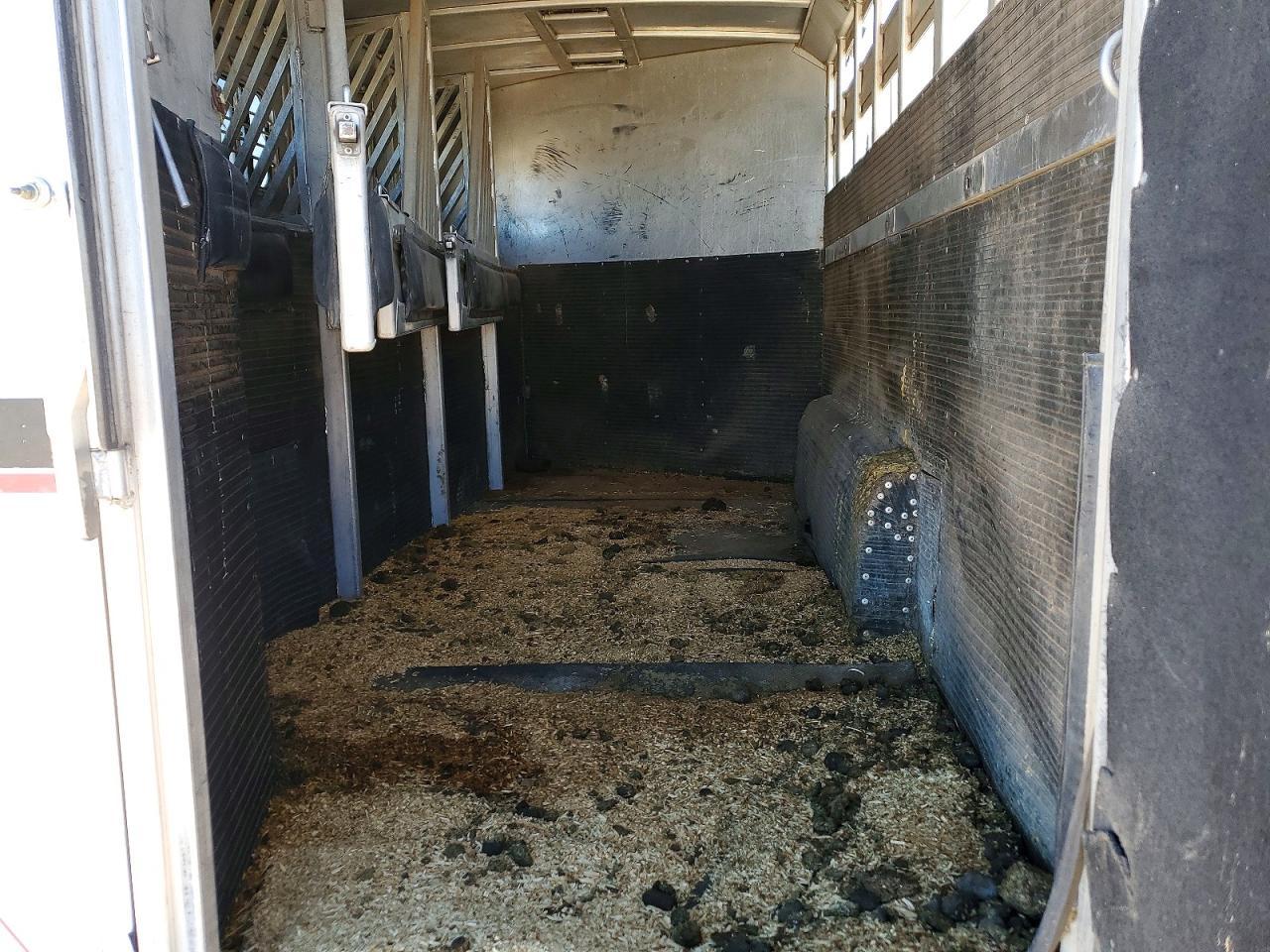 2000 Bloomer Horse Trailer