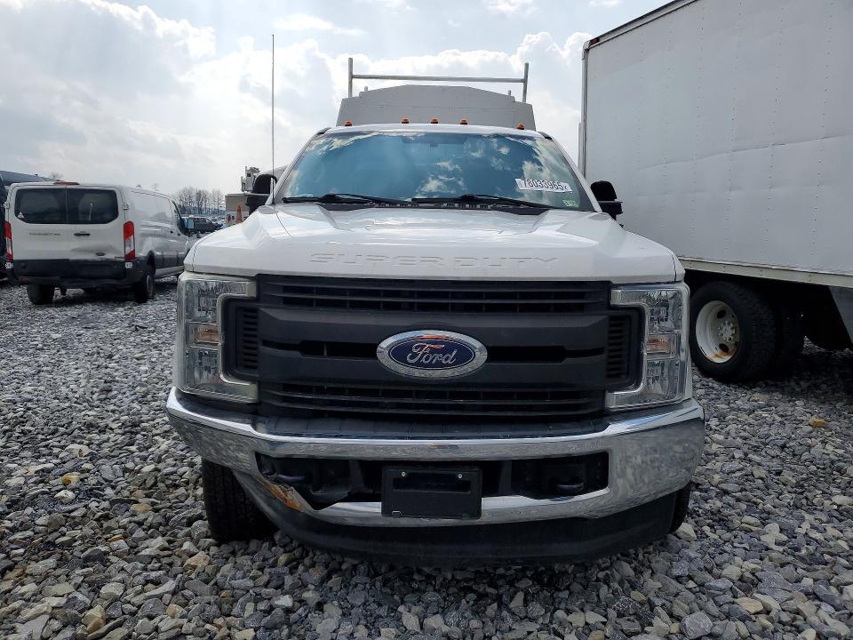 2018 Ford F350 Super Duty Utility / Service Truck