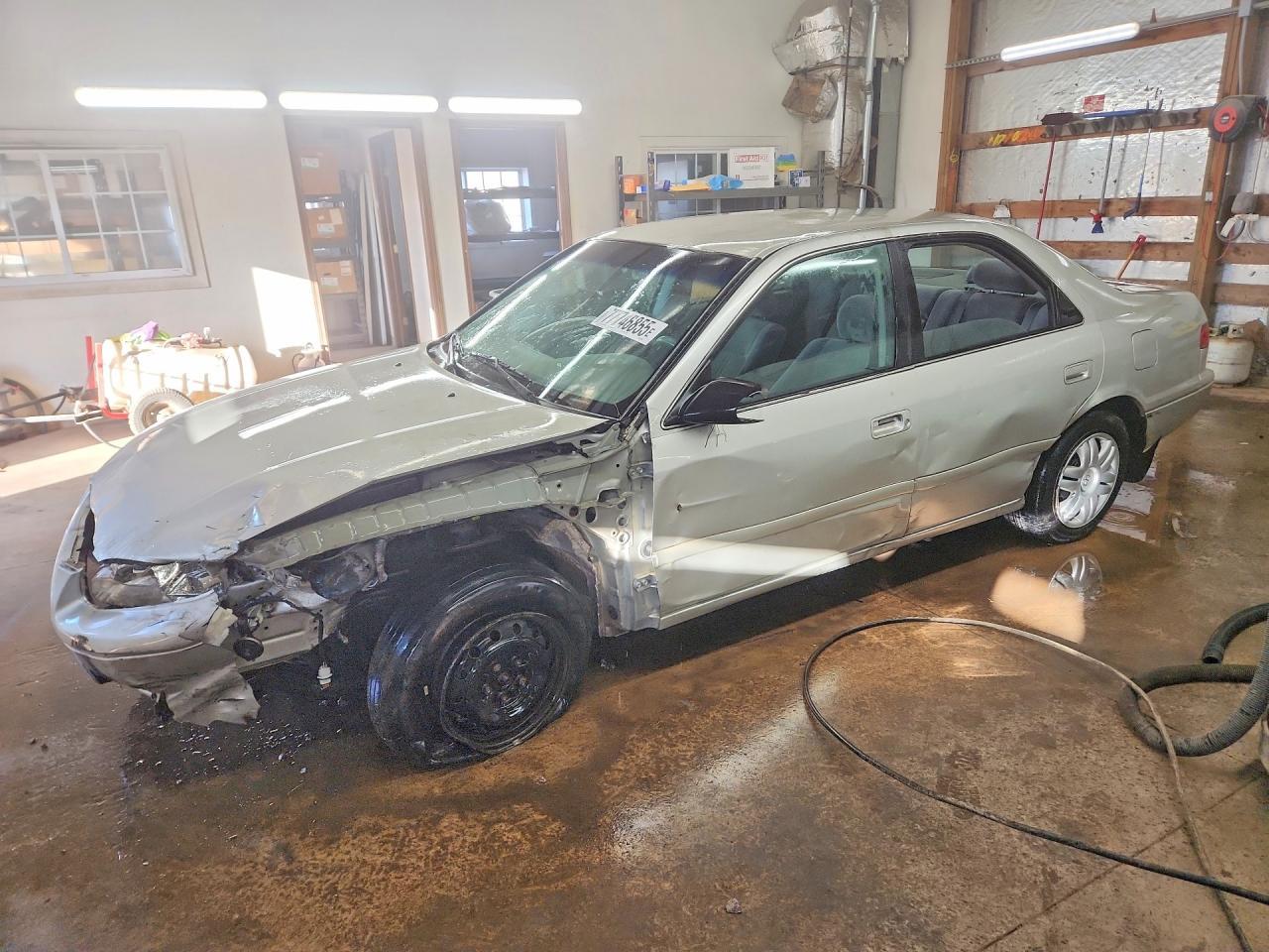2000 Toyota Camry le