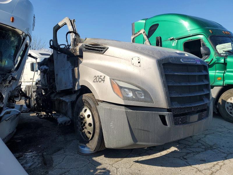 2019 Freigliner Cascadia 126