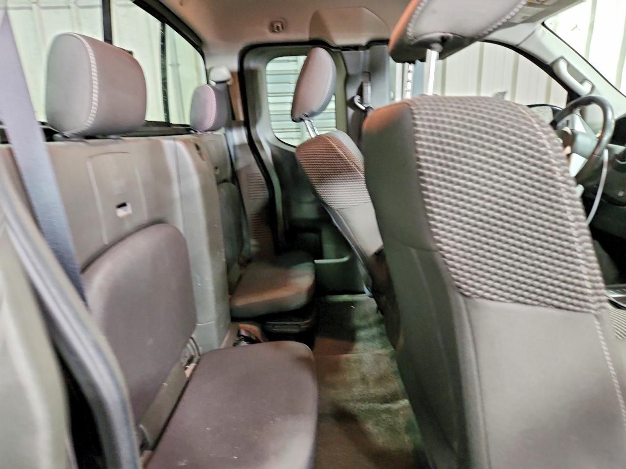 2017 Nissan Frontier sv