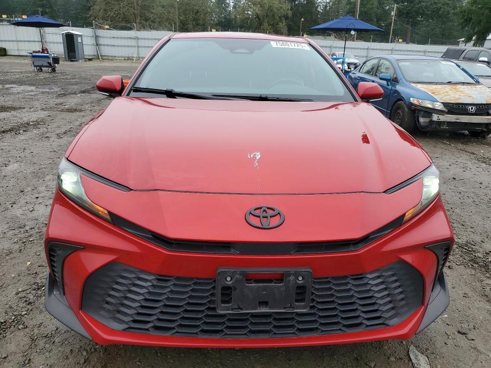 2025 Toyota Camry se