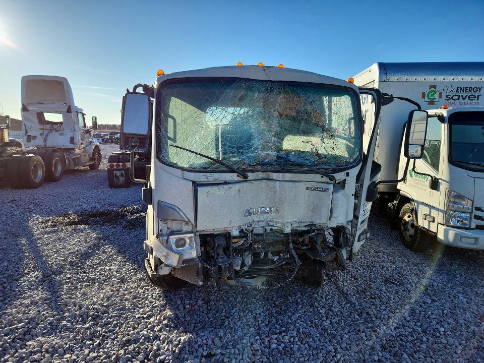 2023 Isuzu NPR HD Crew Cab Flatbed Truck
