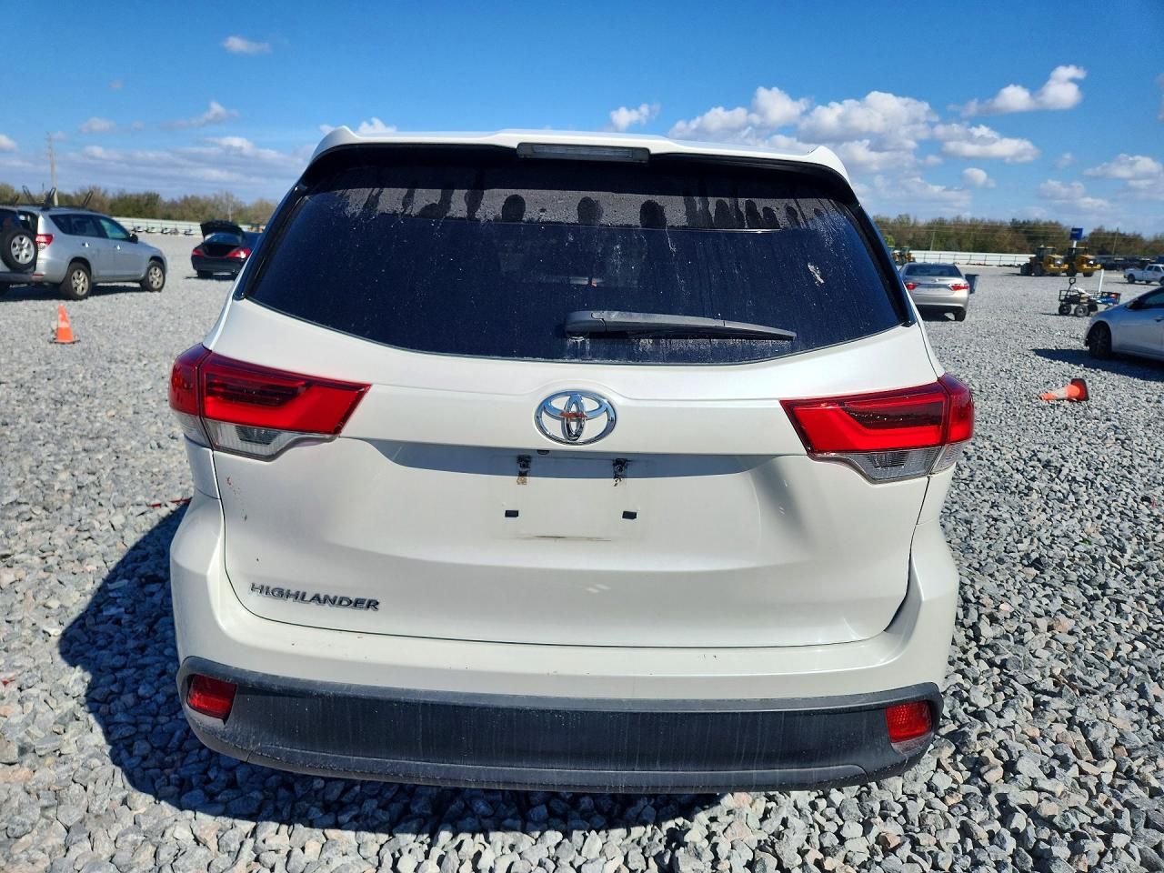 2019 Toyota Highlander le