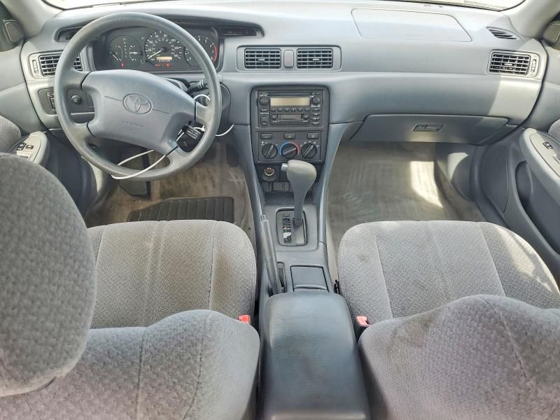2001 Toyota Camry le